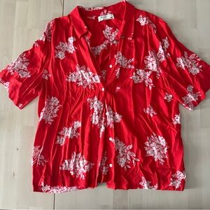 URBAN OUTFITTERS - Printed button-up 👕✨